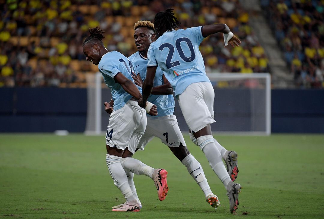 Noslin, Dele-Bashiru e Tchaouna