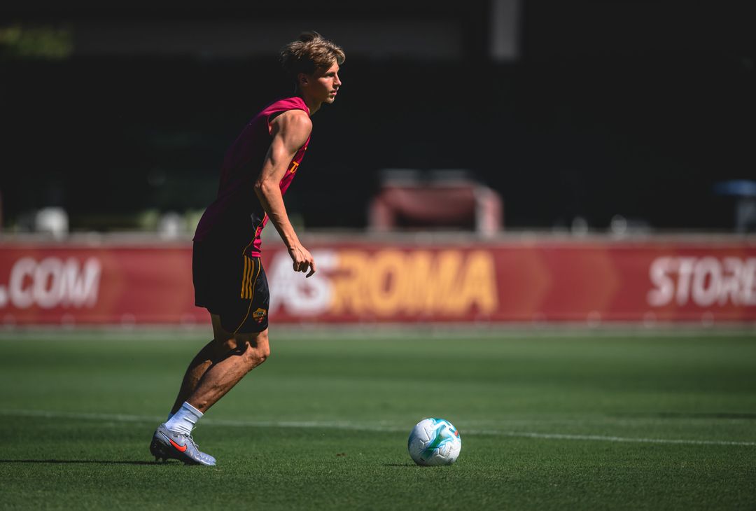 Trigoria, l’allenamento a due giorni dal derby: presenti Massara e Ranieri – FOTO GALLERY - immagine 30