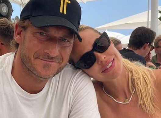 La foto postata dall'ex capitano della Roma Ilary Blasi, tutta la verità su Totti: “Io tradita, così l’ho scoperto. Mi chiese di lasciare lavoro”- immagine 5