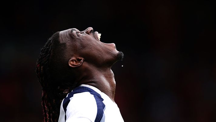 LUTON, ENGLAND - JULY 26: Yves Bissouma of Tottenham Hotspur reacts during the pre-season friendly match between Luton Town and Tottenham Hotspur at Kenilworth Road on July 26, 2025 in Luton, England. (Photo by Alex Pantling/Getty Images) Tottenham, Bissouma perde 800mila sterline a causa di una truffa bancaria - immagine 1