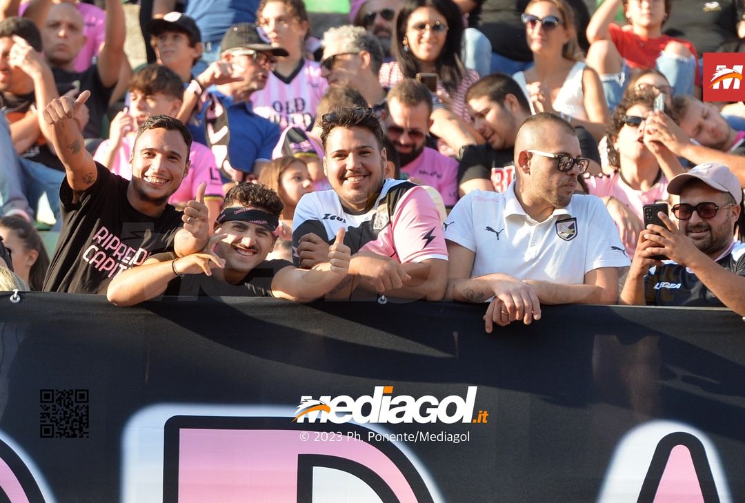 FOTOTIFO Palermo-Lecco, gli scatti ai tifosi al “Renzo Barbera” (GALLERY) - immagine 3