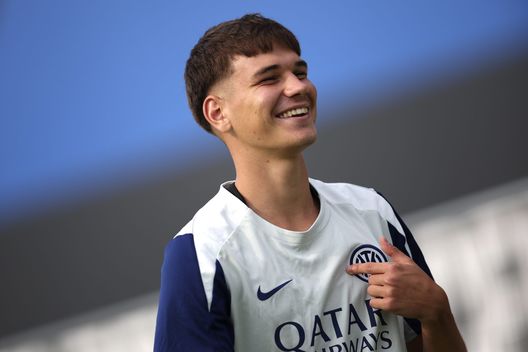 MILAN, ITALY - AUGUST 01: Luka Topalovic of FC Internazionale U23 in action during FC Internazionale U23 Training Session at Centro Sportivo Interello Giacinto Facchetti on August 01, 2025 in Milan, Italy. (Photo by FC Internazionale/Inter via Getty Images) Inter U23, 5 convocati con le nazionali: chi parte e il calendario delle gare- immagine 3