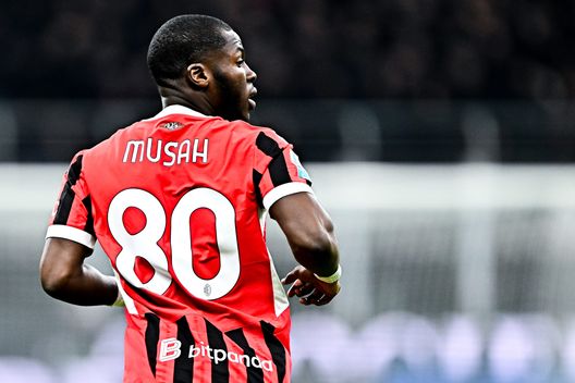 MILAN, ITALY - FEBRUARY 2: Yunus Musah of Milan looks on during the Serie A match between AC Milan and FC Internazionale at Stadio Giuseppe Meazza on February 2, 2025 in Milan, Italy. (Photo by AC Milan/AC Milan via Getty Images) Roma-Milan
