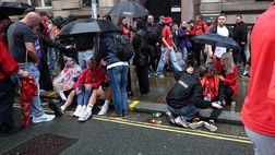 Festa Liverpool, auto sulla folla: diversi feriti e un uomo arrestato