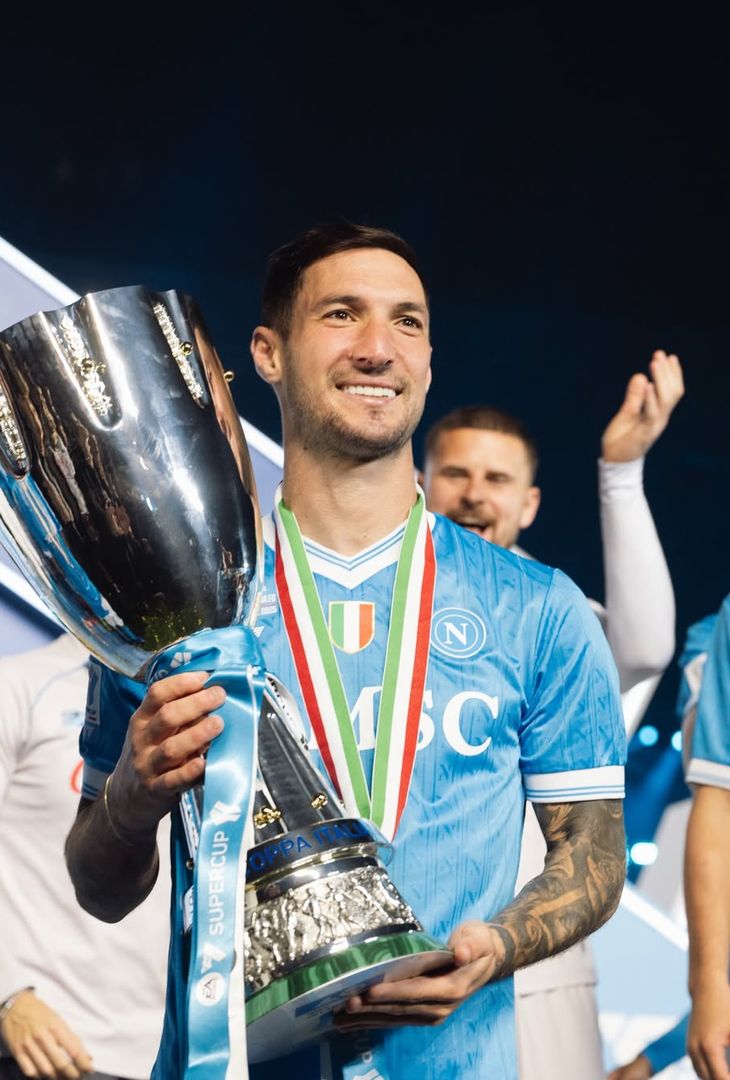 Il Napoli si è fatto il regalo migliore per Natale: gli azzurri con la Coppa- LE FOTO - immagine 7