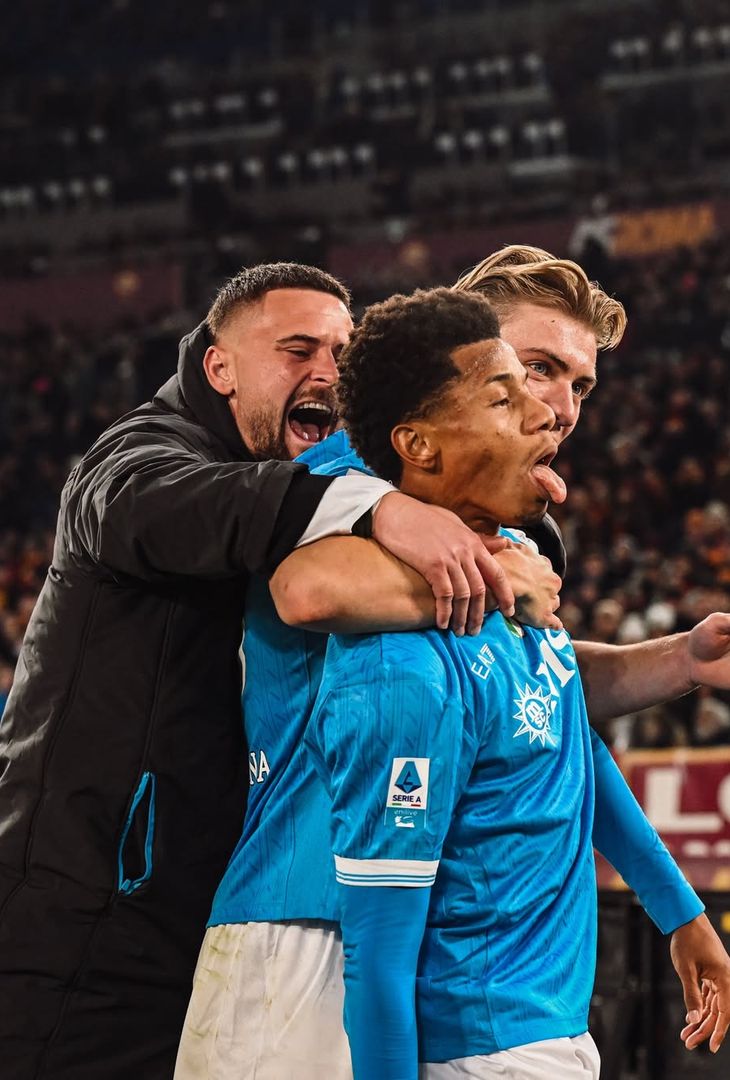 Trofei alzati, esultanze, abbracci, battaglie: il Napoli rivive il 2025 – LA GALLERY - immagine 7