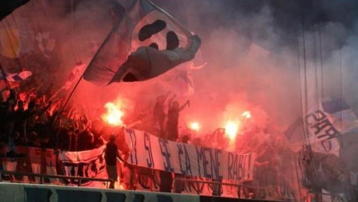 Rijeka, derby dell’Adriatico: tutto lo stadio contro Livaja, portiere Hajduk contro il raccattapalle - immagine 1