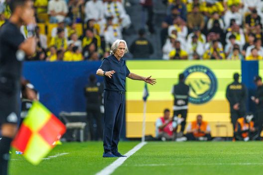 Al-Nassr sempre più vicino al titolo ma Jorge Jesus polemizza: “L’arbitro è venuto solo per danneggiarci”- immagine 2