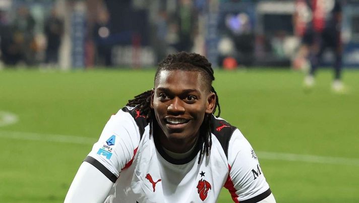 L'esultanza di Rafael Leao (attaccante AC Milan) per il suo gol in Cagliari-Milan 0-1 (Serie A 2025-2026) | News (Getty Images) Leao sta diventando un bomber per il Milan: due numeri sono sorprendenti. L'analisi