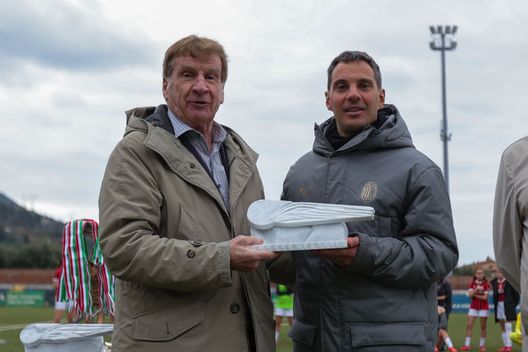 Mister Matteo Zago (Foto di AC Milan/AC Milan via Getty Images)  milan-femminile-primavera-finale-viareggio-cup-juventus