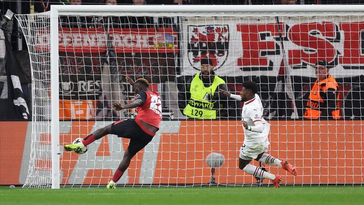 LEVERKUSEN, GERMANY - OCTOBER 01: Victor Boniface of Bayer 04 Leverkusen scores his team's first goal during the UEFA Champions League 2024/25 League Phase MD2 match between Bayer 04 Leverkusen and AC Milan at BayArena on October 01, 2024 in Leverkusen, Germany. (Photo by Lars Baron/Getty Images)  Milan