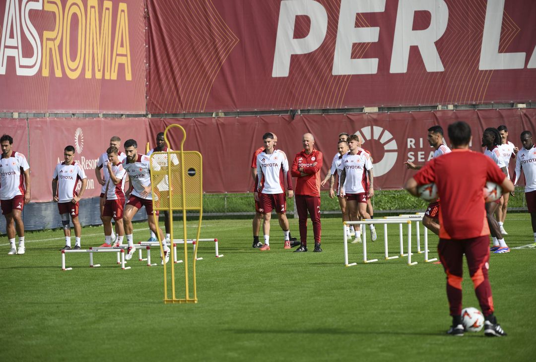 Roma, l’allenamento a Trigoria in vista della Dinamo Kiev – FOTO GALLERY - immagine 23