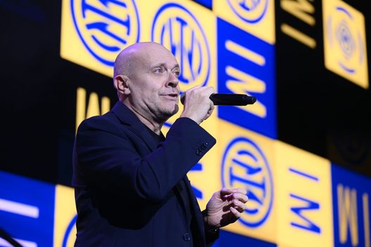 (Getty Images) ‘Hanno ucciso l’uomo ragno’, la serie rilancia gli 883. Le canzoni volano su Spotify- immagine 2
