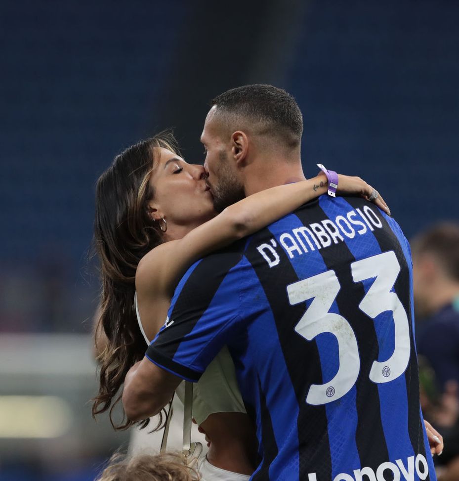 I figli di D’Ambrosio: “Diamo latte scaduto ad Haaland?”. La moglie: “Sportività poi, ora sognate”- immagine 2