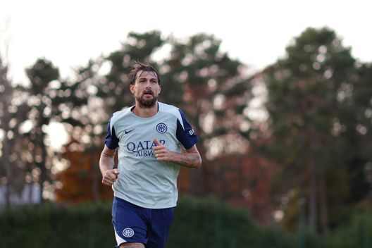 Getty Images Inter, attesa per Acerbi e Calhanoglu: per il difensore 2025 finito? E anche Dumfries…- immagine 2