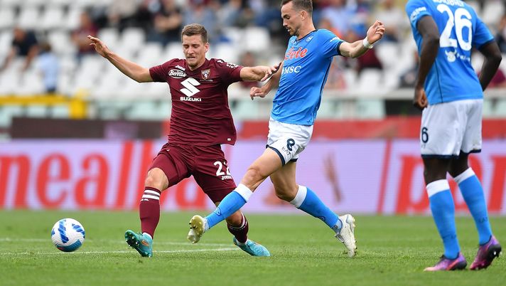 TURIN, ITALY - MAY 07: Dennis Praet of Torino FC competes with Fabian Ruiz of SSC Napoli during the Serie A match between Torino FC and SSC Napoli at Stadio Olimpico di Torino on May 7, 2022 in Turin, Italy. (Photo by Valerio Pennicino/Getty Images) TURIN, ITALY - MAY 07: Dennis Praet of Torino FC competes with Fabian Ruiz of SSC Napoli during the Serie A match between Torino FC and SSC Napoli at Stadio Olimpico di Torino on May 7, 2022 in Turin, Italy. (Photo by Valerio Pennicino/Getty Images)