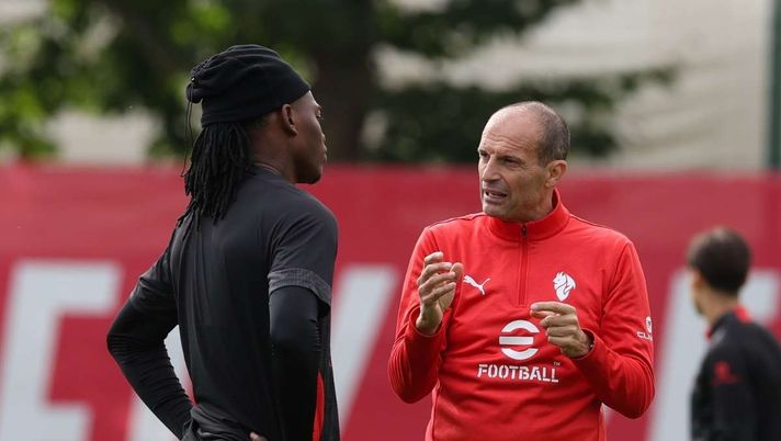 Milan, Allegri sbotta con Leao: 'Non devi verticalizzare sempre...'