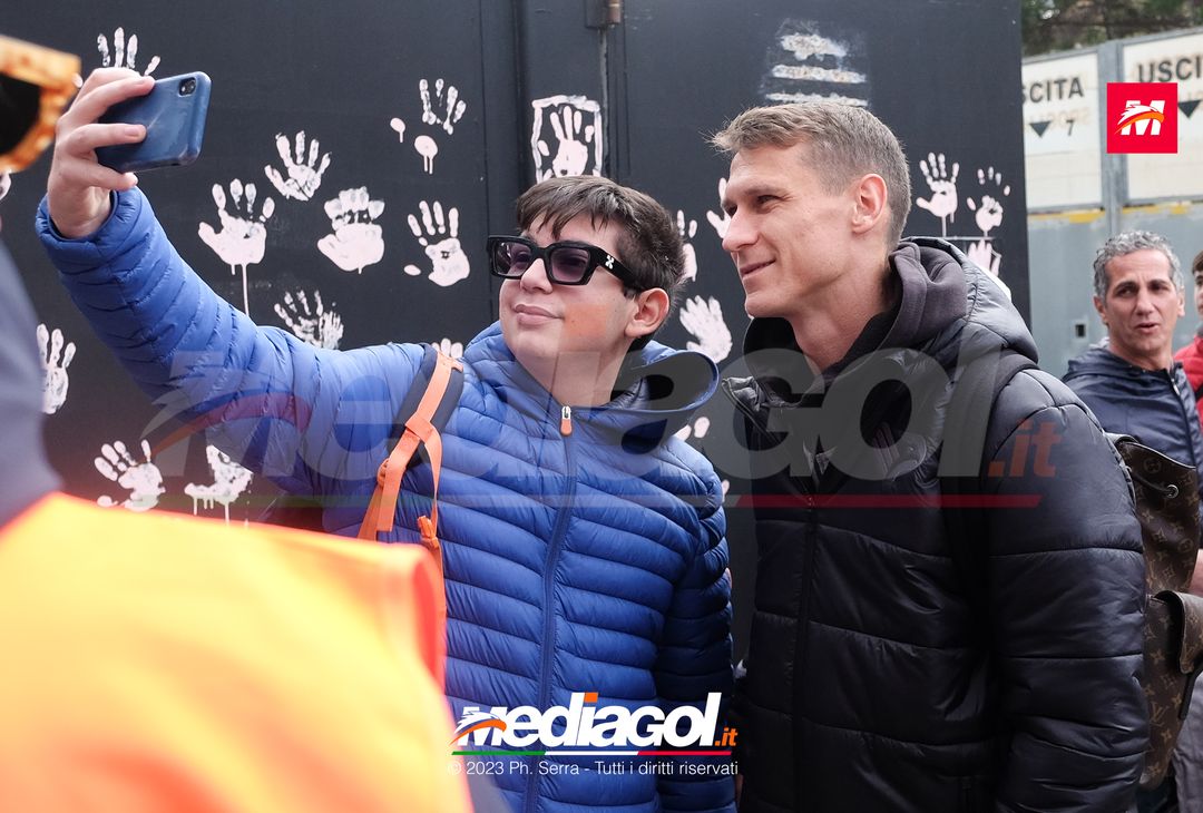 FOTO Parma-Palermo, il Palermo in partenza dal ‘Renzo Barbera’ (GALLERY) - immagine 32