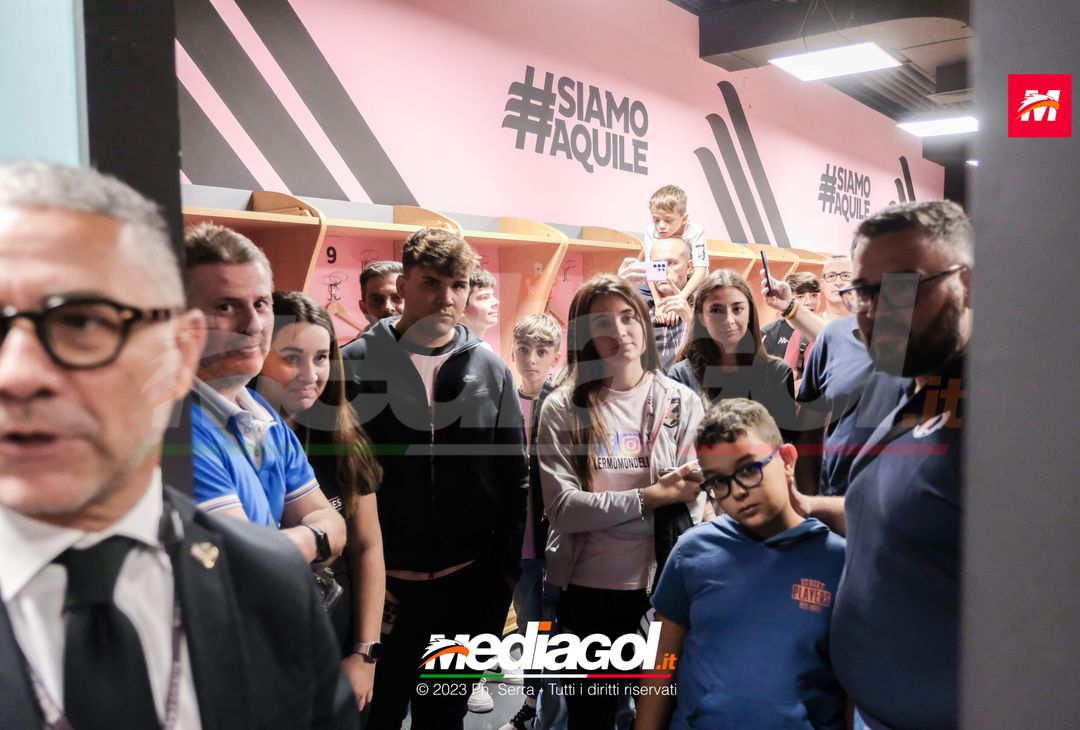 FOTO PALERMO, i tifosi rosanero in tour allo stadio ‘Renzo Barbera’ (GALLERY) - immagine 5