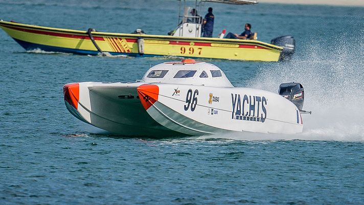 Calcio e vacanze: dove guardare la Fiorentina e noleggiare uno yacht negli Emirati Arabi - immagine 1
