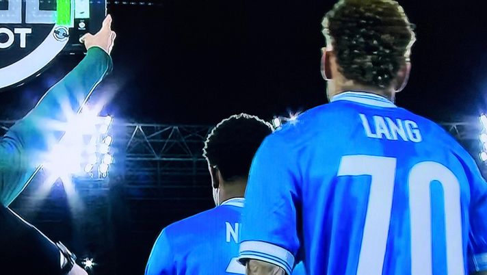 Napoli-Sporting, Conte cambia assetto con due sostituzioni: si opta per il 4-3-3 - immagine 1