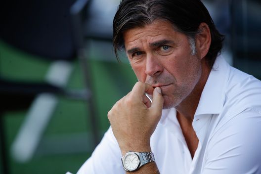 UDINE, ITALY - SEPTEMBER 24: Manager of Udinese, Andrea Sottil, before kick off at the Serie A TIM match between Udinese Calcio and ACF Fiorentina at Udinese Arena on September 24, 2023 in Udine, Italy. (Photo by Timothy Rogers/Getty Images) Sottil Sr: “Abbiamo saputo del Milan alle 12 del 3/2. Riccardo tifoso da sempre”- immagine 2