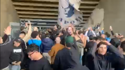 Napoli-Genoa, i tifosi sono carichi: intonano il coro “Il Maradona vuole vincere”