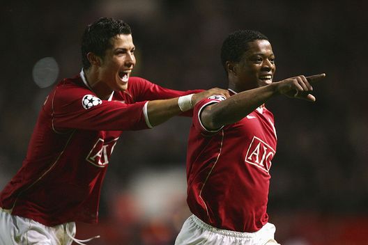 Cristiano Ronaldo allo United con Patrice Evra (Foto di Alex Livesey/Getty Images) Cristiano Ronaldo allo United con Patrice Evra