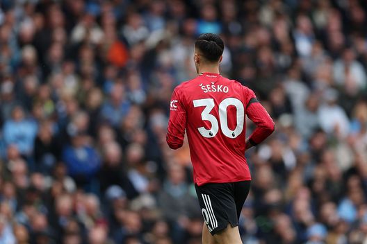 Manchester, Inghilterra - 14 settembre 2025: Benjamin Šeško durante la partita contro il Manchester City. (Foto di Michael Regan/Getty Images) Manchester United-Chelsea, alla scoperta della top 11 coi giocatori dei due club- immagine 3