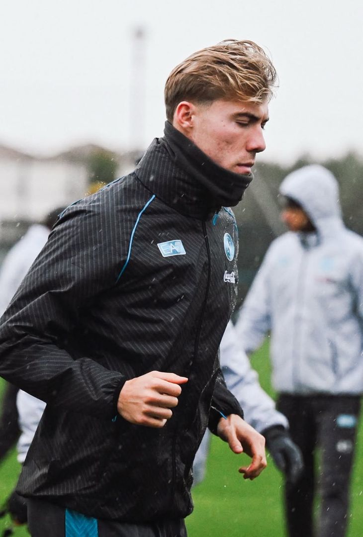 Verso Napoli-Qarabag, gli azzurri di Conte si allenano sotto il diluvio – GALLERY - immagine 5