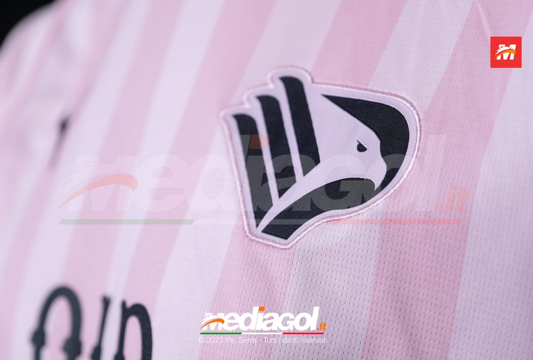 FOTO Palermo, al via la vendita dell’Home Kit Puma 2023/2024 (Gallery) - immagine 4