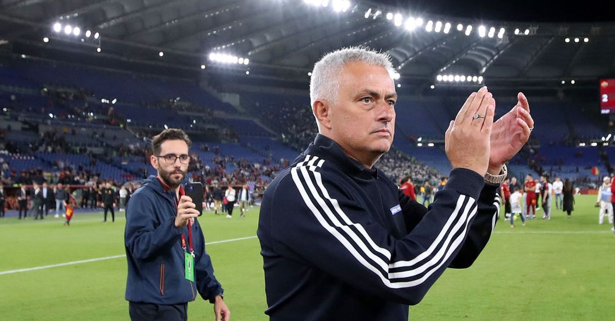 José Mourinho’s Battle with Referees: Support from Fans and Controversial Social Media Post