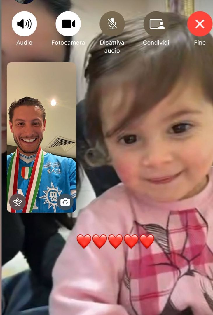 Coppa, sorrisi e sigari: gli azzurri festeggiano la Supercoppa! –  LE FOTO - immagine 6