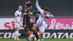 Solito Verona che gioca solo quando va sotto, il Bologna vince 2-1 al Bentegodi