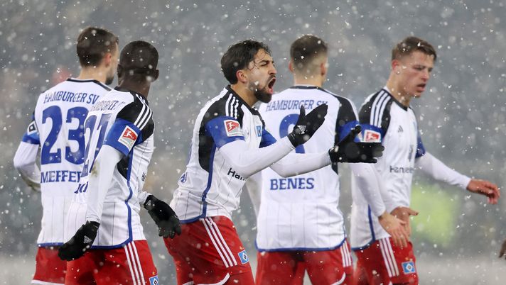 La gioia dopo il pareggio dell'Amburgo nel derby