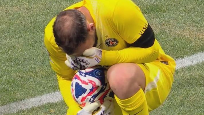 Gianluigi Donnarumma in lacrime dopo l'infortunio di Jamal Musiala (Screenshot) Donnarumma