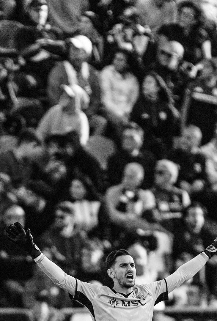 GALLERY Il Napoli torna grande contro il Cagliari: i suggestivi scatti degli azzurri - immagine 10