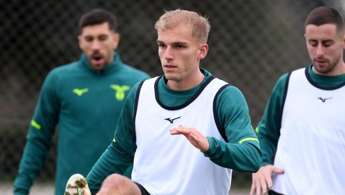 Lecce-Lazio, formazioni ufficiali: la scelta su Isaksen, Cancellieri, Dia, Ratkov, Stulic, Sottil e Romagnoli - immagine 1