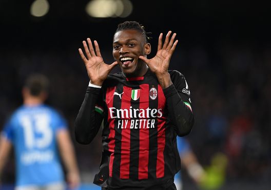 NAPLES, ITALY - APRIL 02: Rafael Leao of AC Milan celebrates after scoring the opening goal during the Serie A match between SSC Napoli and AC Milan at Stadio Diego Armando Maradona on April 02, 2023 in Naples, Italy. (Photo by Claudio Villa/AC Milan via Getty Images) Milan e Napoli: da Maradona e Van Basten a Kvara e Leao- immagine 4