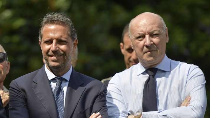 VILLAR PEROSA, ITALY - AUGUST 12: Pavel Nedved , Fabio Paratici and Giuseppe Marotta during the Pre-Season Friendly match between Juventus and Juventus U19 on August 12, 2018 in Villar Perosa, Italy. (Photo by Daniele Badolato - Juventus FC/Juventus FC via Getty Images) Paratici vs Marotta: c’era una volta la coppia d’oro del mercato. Fino a CR7 - immagine 1