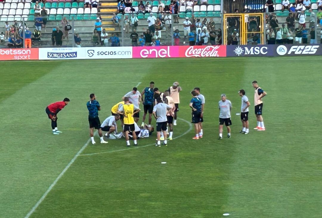 GALLERY Marin finisce a terra dopo uno scontro di gioco e lascia l’allenamento - immagine 6