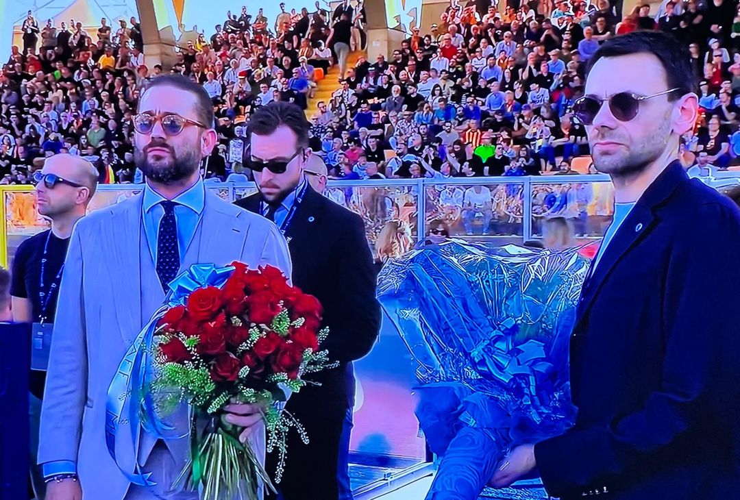 GALLERY Lecce-Napoli, le toccanti immagini del minuto di silenzio per Graziano Fiorita - immagine 4