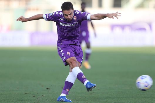 FLORENCE, ITALY - SEPTEMBER 19: Giacomo Bonaventura of ACF Fiorentina in action during the Serie A match between ACF Fiorentina and Torino FC at Stadio Artemio Franchi on September 19, 2020 in Florence, Italy. (Photo by Gabriele Maltinti/Getty Images)