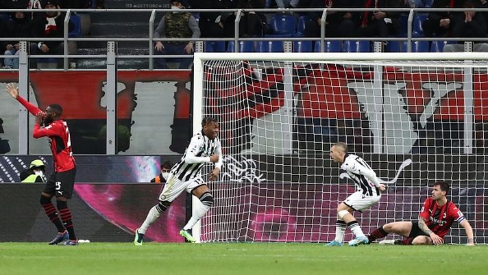 MILAN, ITALY - FEBRUARY 25: Destiny Udogie #13 of Udinese Calcio celebrates his goal during the Serie A match between AC Milan and Udinese Calcio at Stadio Giuseppe Meazza on February 25, 2022 in Milan, Italy. (Photo by Marco Luzzani/Getty Images) milan-udinese-marchetti-udogie-maldini