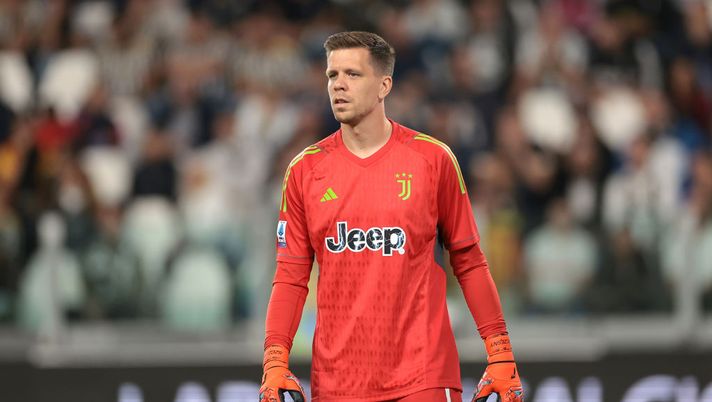Szczesny: “Gli attaccanti più forti che ho affrontato sono Messi, Ronaldo e Totti” - immagine 1