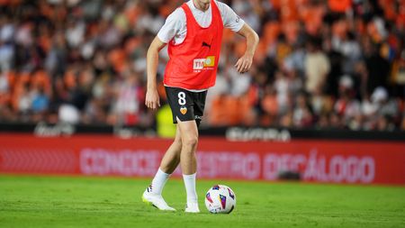 VALENCIA, SPAIN - SEPTEMBER 27: Javi Guerra of Valencia warms up prior to the LaLiga EA Sports match between Valencia CF and Real Sociedad at Estadio Mestalla on September 27, 2023 in Valencia, Spain. (Photo by Aitor Alcalde/Getty Images)