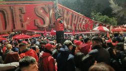 “Costi quel che costi”, Independiente al derby senza tifosi: ma che banderazo…