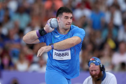 PARIS, FRANCE - AUGUST 02: Leonardo Fabbri of Team Italy competes during the Men's Shot Put Qualification on day seven of the Olympic Games Paris 2024 at Stade de France on August 02, 2024 in Paris, France. (Photo by Michael Steele/Getty Images) Fabbri da sogno: primato e record italiano alla Diamonds League- immagine 2