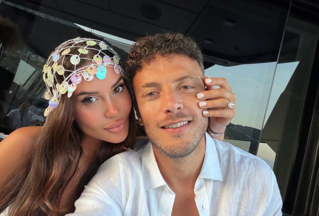 Vacanze siciliane per Rrahmani: barca, mare e la proposta di matrimonio – LA GALLERY - immagine 2