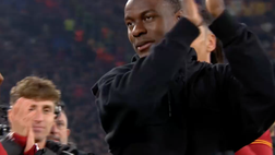 VIDEO SKY / Roma, la squadra esulta con Ndicka a fine partita